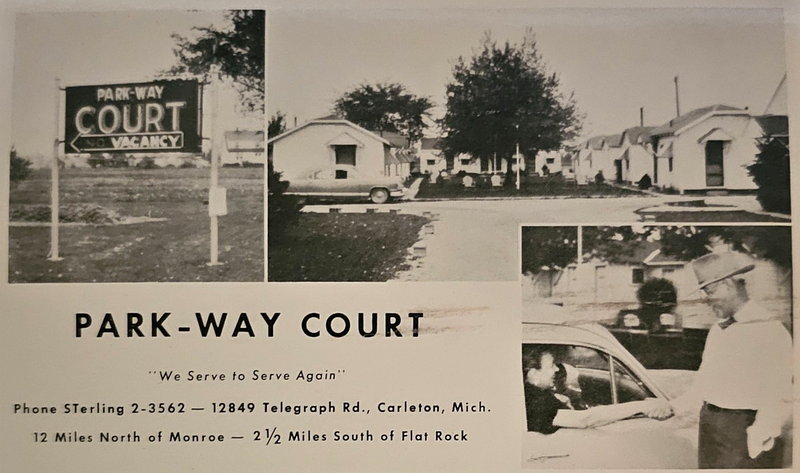 Parkway Motel (Park-Way Court) - Postcard